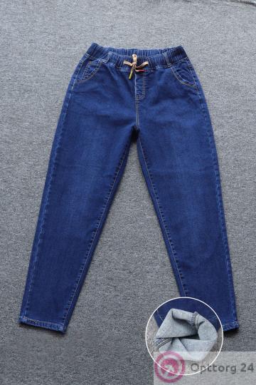 Джинсы женские с начесом на резинке классического стиля купить оптом