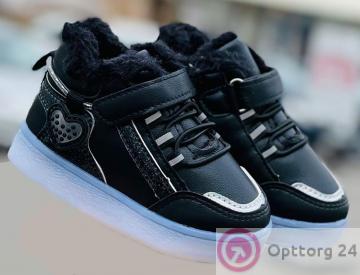 Ботинки зимние для девочки святящиеся цвет черный купить оптом