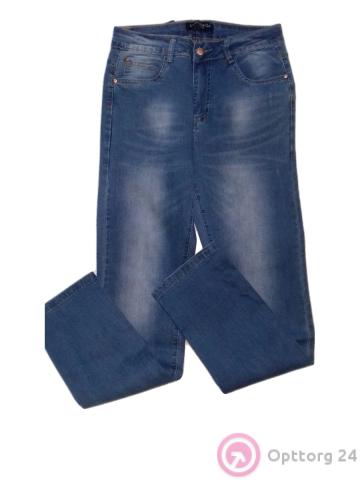 Джинсы женские синего цвета с потертостями купить оптом