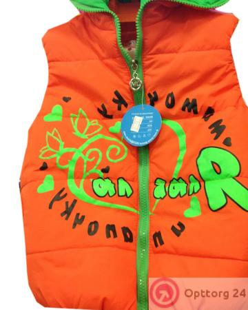 Жилетка детская оранжево-зеленая с принтом на синтепоне купить оптом