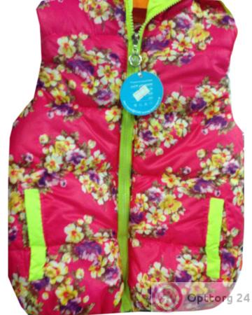Жилет детский розовый с цветочным принтом купить оптом