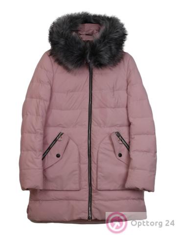 Пуховик женский розового цвета с капюшоном купить оптом