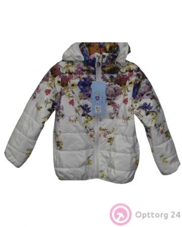 Детская куртка белого цвета с цветочным принтом купить оптом