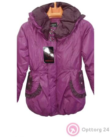Плащ на синтепоне фиолетовый с объемным воротником купить оптом