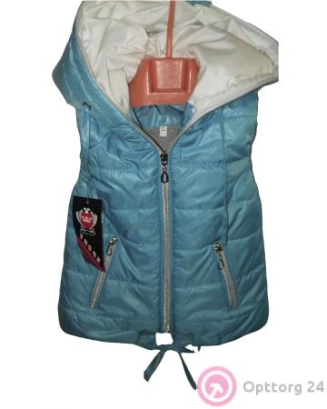 Жилет нежно-голубого цвета с молнией по всей длине купить оптом