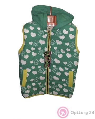 Жилет зеленый в сердечки купить оптом