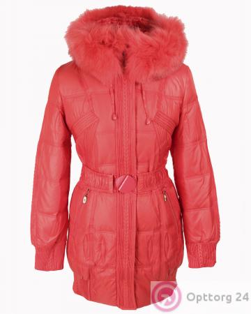 Женский пуховик красного цвета с красным мехом на вороте купить оптом