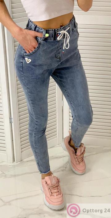 Джинсы женские обтягивающие с небольшими царапками купить оптом