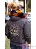 Женский пуховик серого цвета с мехом купить оптом